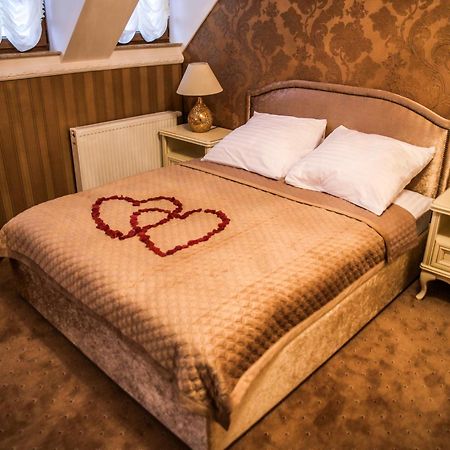 Krysztalowy Dworek Hotel Zbychowo Kültér fotó