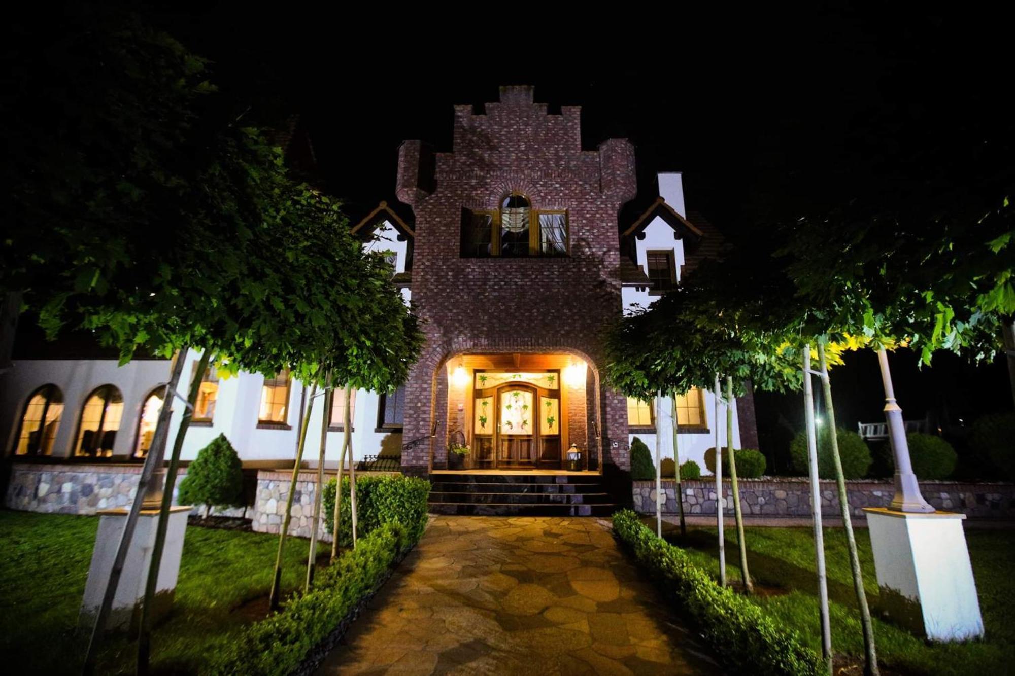 Krysztalowy Dworek Hotel Zbychowo Kültér fotó