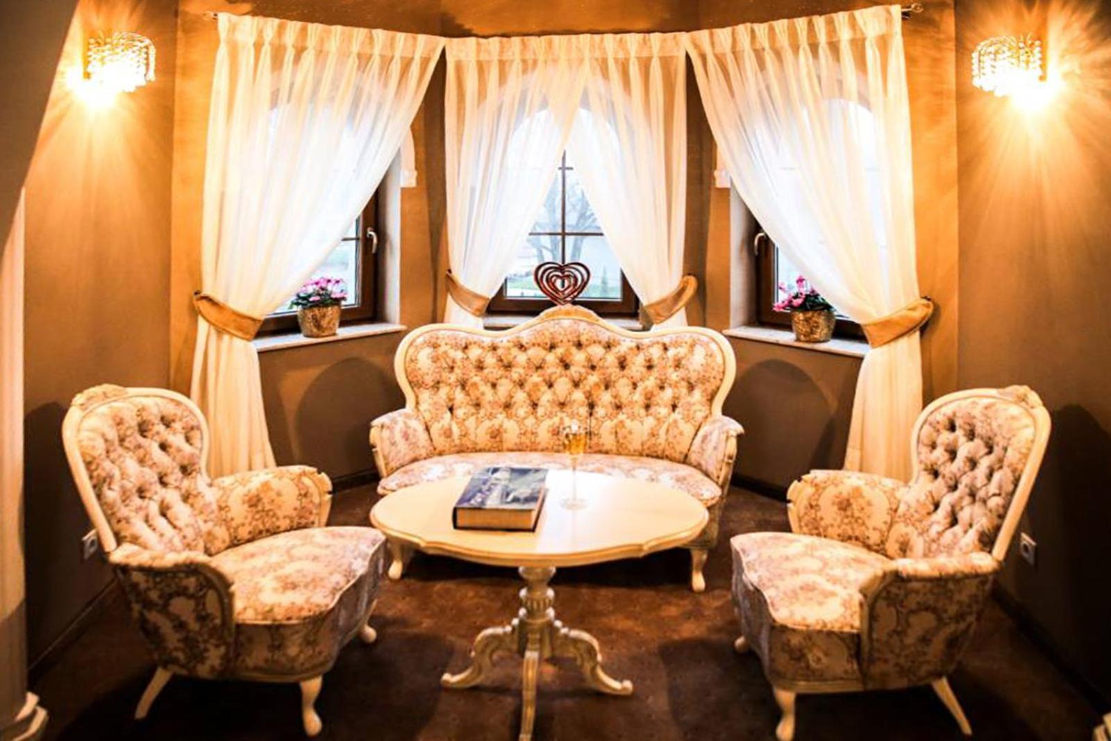 Krysztalowy Dworek Hotel Zbychowo Kültér fotó